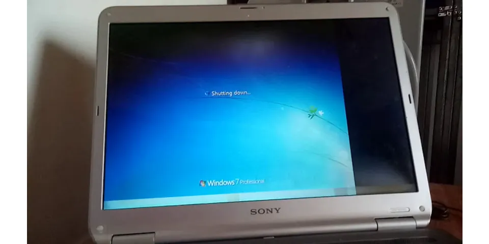 Cách sửa màn hình máy tính bị mất màu